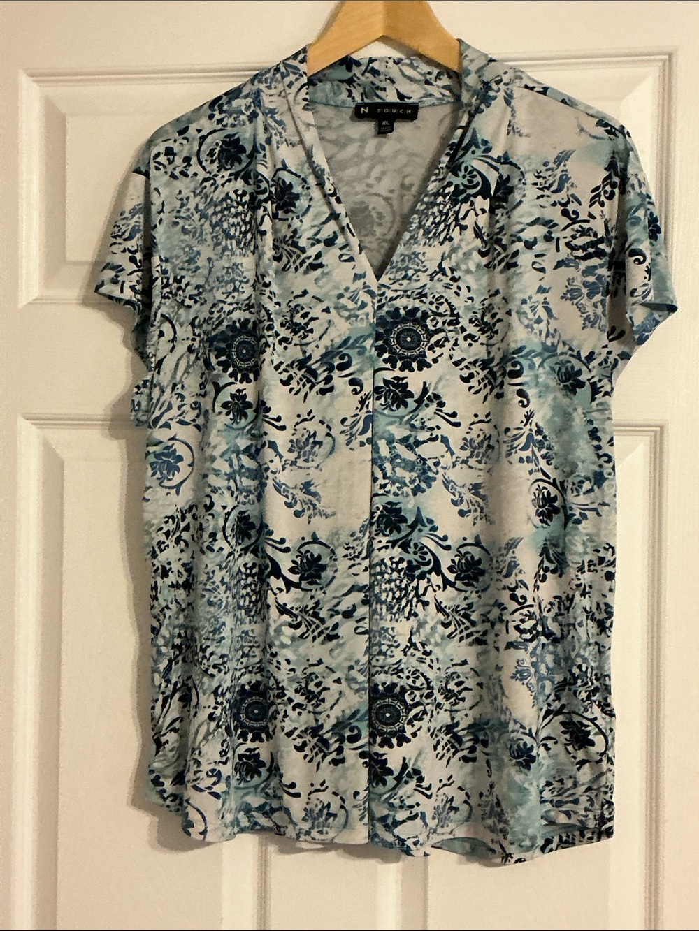 N Touch Blue Floral-Print V-Neck Tunic Length Blouse